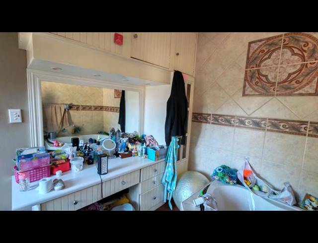 5 BEDROOM HOUSE FOR SALE IN LYTTELTON MANOR